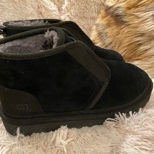 Men’s Ugg boots size 7.